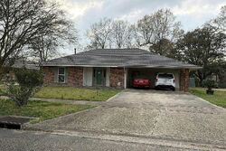 Pre-foreclosure in  Rocky Mountain Dr Baton Rouge, LA 70814