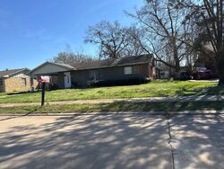 Pre-foreclosure in  Isabella Dr Alexandria, LA 71301