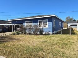 Pre-foreclosure in  Louise St Houma, LA 70363