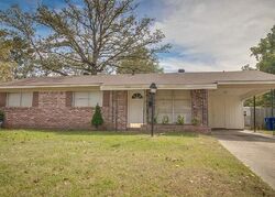 Pre-foreclosure in  Woodhaven Ln Shreveport, LA 71108