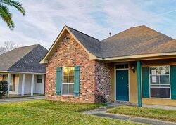 Pre-foreclosure in  Lake Iris Ave Baton Rouge, LA 70817