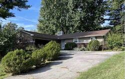 Pre-foreclosure in  Lemontree Ln Collinsville, IL 62234