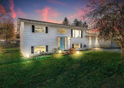 Pre-foreclosure in  Se 64th Ct Portland, OR 97222