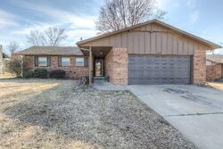 Pre-foreclosure in  Meadowview Mannford, OK 74044
