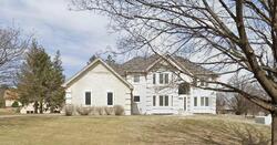  Bluff Rd, Eden Prairie MN