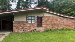 Pre-foreclosure in  Greymont Dr Columbia, MS 39429