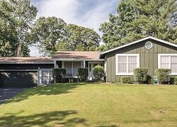 Pre-foreclosure in  Marche Dr Lake Saint Louis, MO 63367