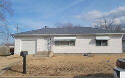 Pre-foreclosure in  Ward St Farmington, MO 63640