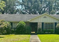 Pre-foreclosure in  Pinehurst Run Mobile, AL 36608