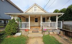 Pre-foreclosure in  Seadrift Ave Highlands, NJ 07732