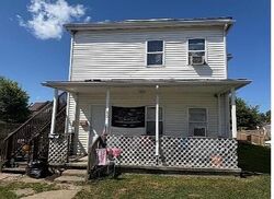 Pre-foreclosure Listing in S 6th St NEWARK, OH 43055