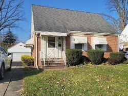 Pre-foreclosure in  Hawthorne St Elyria, OH 44035