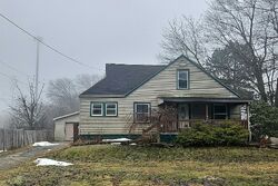  New Rd, Youngstown OH