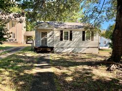 Pre-foreclosure in  Leland St Memphis, TN 38106