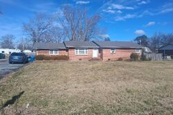 Pre-foreclosure in  Henley St Manchester, TN 37355