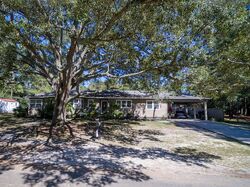 Pre-foreclosure in  LAKESIDE DR Walterboro, SC 29488