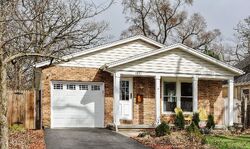 Pre-foreclosure in  FOREST AVE Deerfield, IL 60015
