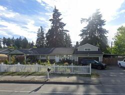 Pre-foreclosure in  94TH AVE E Puyallup, WA 98373