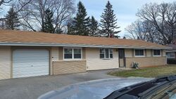  W 49th Ave, Hobart IN