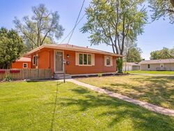  E 38th Ct, Des Moines IA