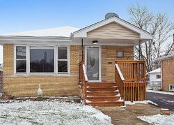 Pre-foreclosure in  CHERRY LN Chicago Heights, IL 60411