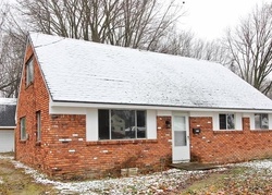 Pre-foreclosure in  ALBAR DR Toledo, OH 43623
