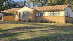 Pre-foreclosure in  JEANNE DR Memphis, TN 38109