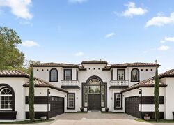 Pre-foreclosure in  HIALEAH WAY Chatsworth, CA 91311