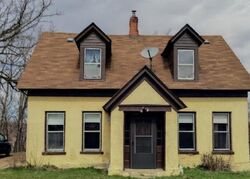 Pre-foreclosure in  3rd Ave W Shakopee, MN 55379