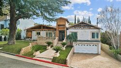 Pre-foreclosure in  Crestmont Ct Glendale, CA 91208