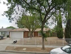  E Garrett Ave, Fresno CA