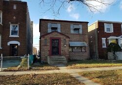 Pre-foreclosure in  S EBERHART AVE Chicago, IL 60628