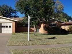 Pre-foreclosure in  60th St Lubbock, TX 79413