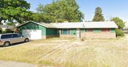 Pre-foreclosure in  Cascade Ave Richland, WA 99354