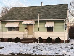 Pre-foreclosure in  W 152nd St Cleveland, OH 44135