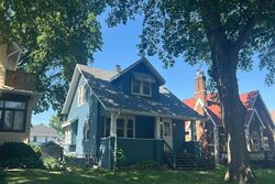 Pre-foreclosure in  W 16TH ST Davenport, IA 52804