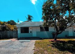 Pre-foreclosure in  Se 12th St Dania, FL 33004