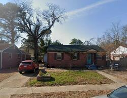 Pre-foreclosure in  Beckner St Norfolk, VA 23509