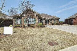 Pre-foreclosure in  Shropshire Dr Se Huntsville, AL 35803