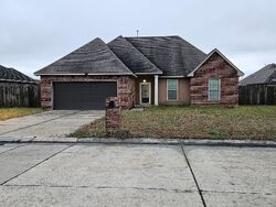 Pre-foreclosure in  Carriage Way Thibodaux, LA 70301
