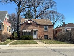 Pre-foreclosure in  Austin Ave Morton Grove, IL 60053