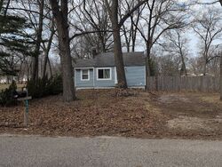Pre-foreclosure in  Valk St Muskegon, MI 49444