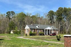 Pre-foreclosure in  Crisfield Hwy Crisfield, MD 21817