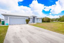 Pre-foreclosure in  Nw Rugby Dr Port Saint Lucie, FL 34983