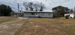 Pre-foreclosure in  Celeste Rd Saraland, AL 36571