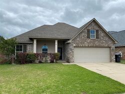 Pre-foreclosure in  Remington Dr Bossier City, LA 71111