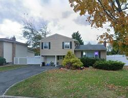 Pre-foreclosure in  Catherwood Cres Melville, NY 11747