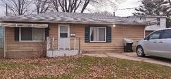 Pre-foreclosure in  5th Ave Rock Falls, IL 61071