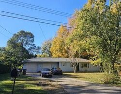 Pre-foreclosure in  Lilac Ave Holland, MI 49424