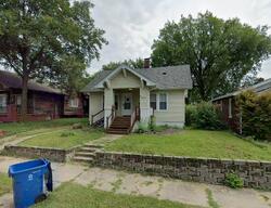Pre-foreclosure in  Whitelaw Ave Wood River, IL 62095